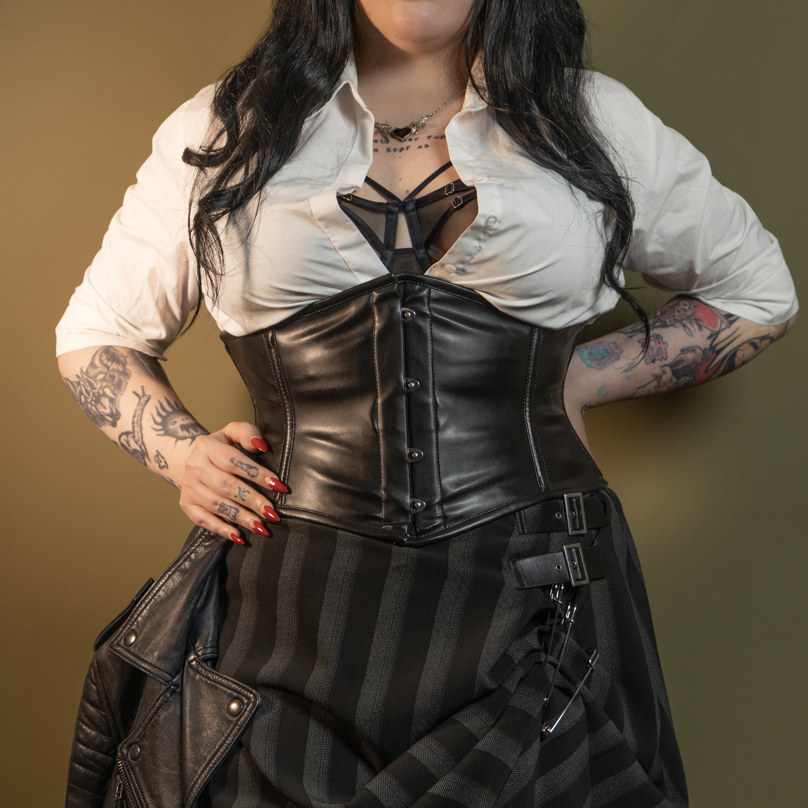 Lily - Taillenmieder aus Leder mit Stahlstäben und Rautenmuster | Alle Farben